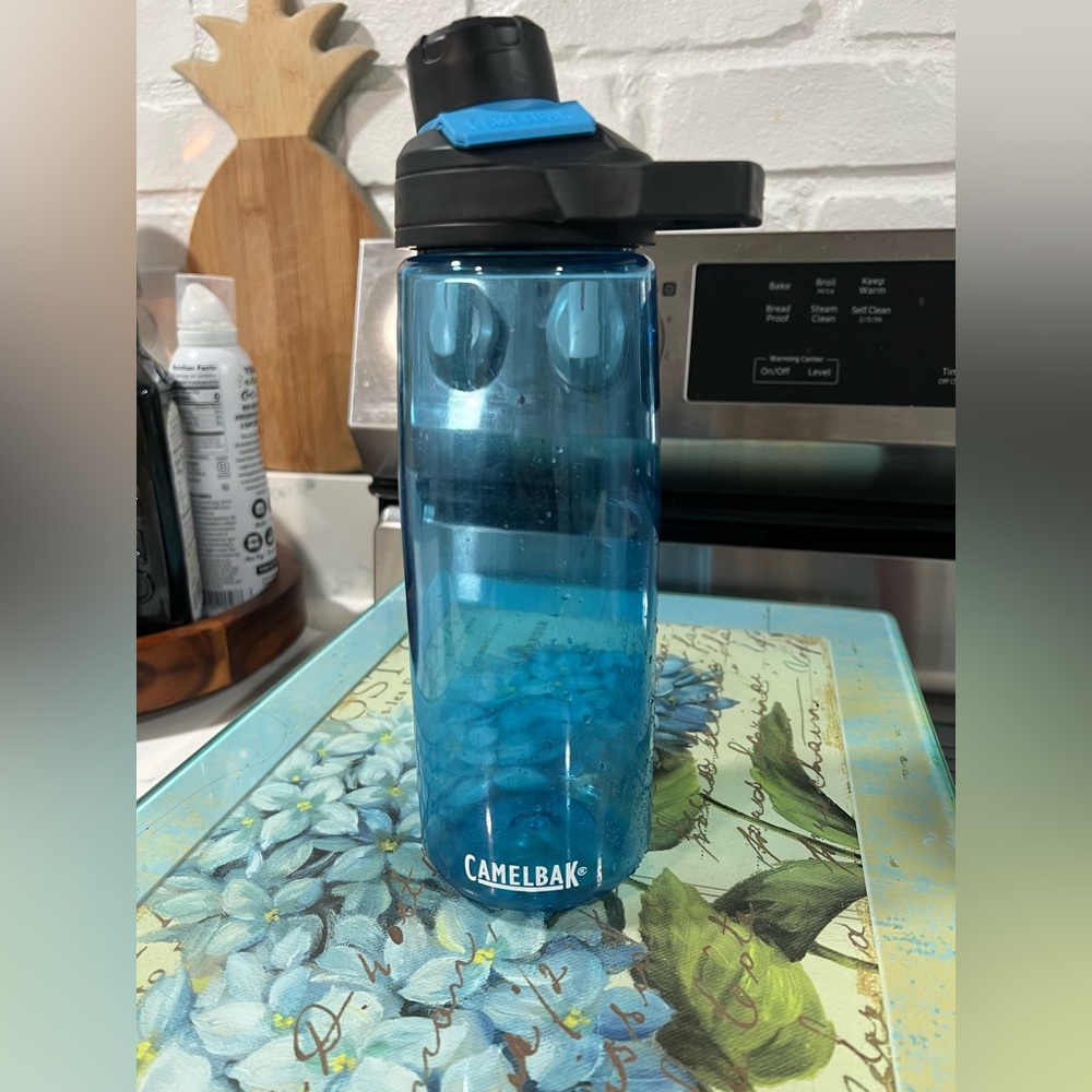CamelBak Black Magnetic Quick Stow Cap